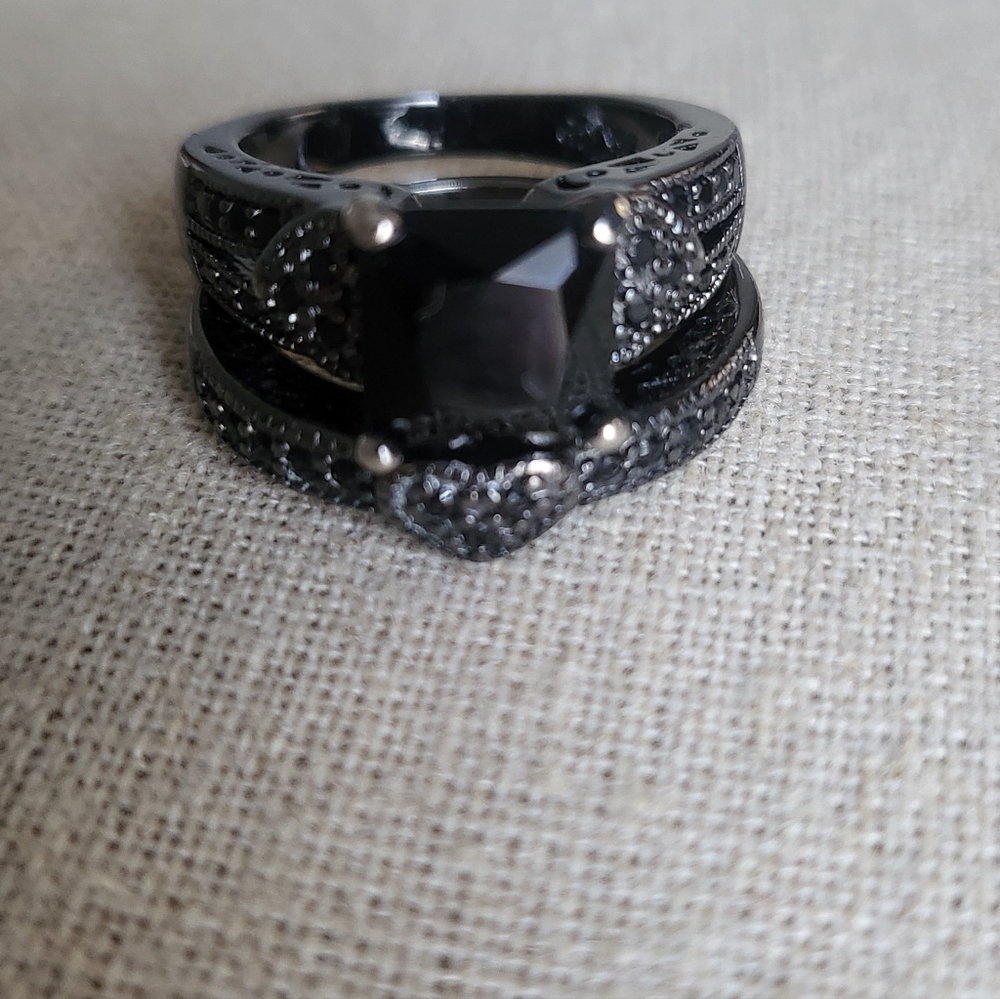 Gothic Double Ring Heart Square Shape Wedding Band 18k GP.